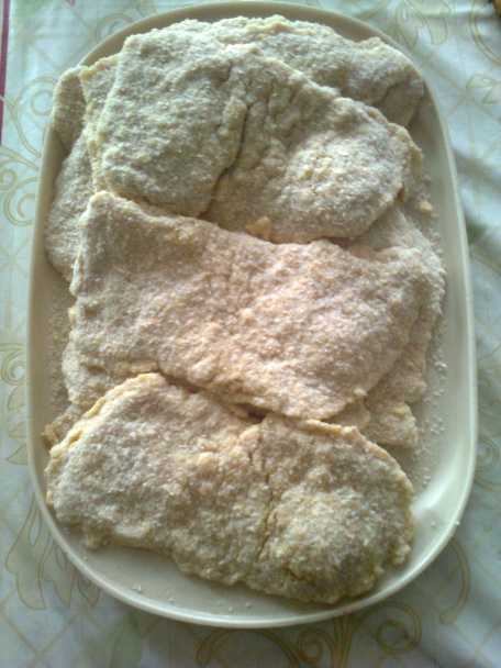 Vyprážané marinované rezne s obyčajným šalátom - obrázok 2