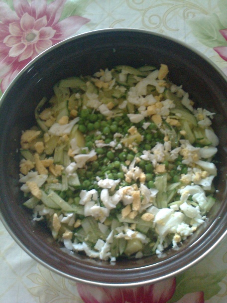 Vyprážané marinované rezne s obyčajným šalátom - obrázok 4