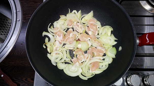 Kuracie kúsky so šampiňónmi a ryžou (fotorecept) - obrázok 3