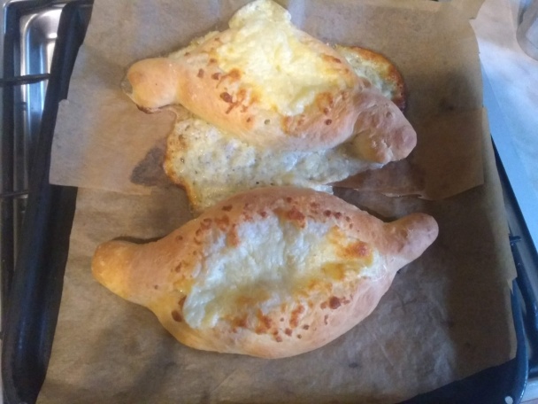 Acharuli Khachapuri - Syrový gruzínsky chlieb (fotorecept) - obrázok 10