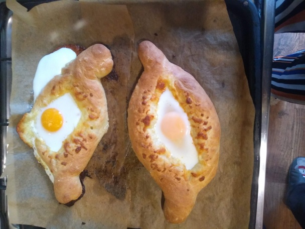 Acharuli Khachapuri - Syrový gruzínsky chlieb (fotorecept) - obrázok 12