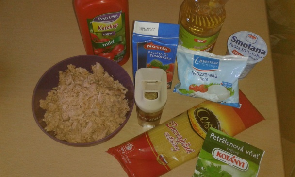 Zapekané tuniakové špagetti s mozzarellou (fotorecept) - obrázok 1
