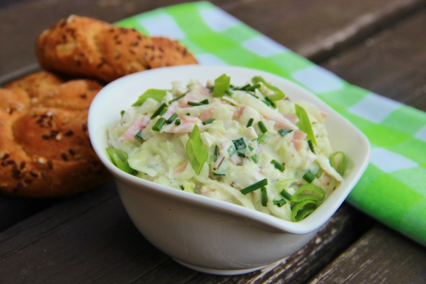 Kedlubnový salát se šunkou - obrázok 1