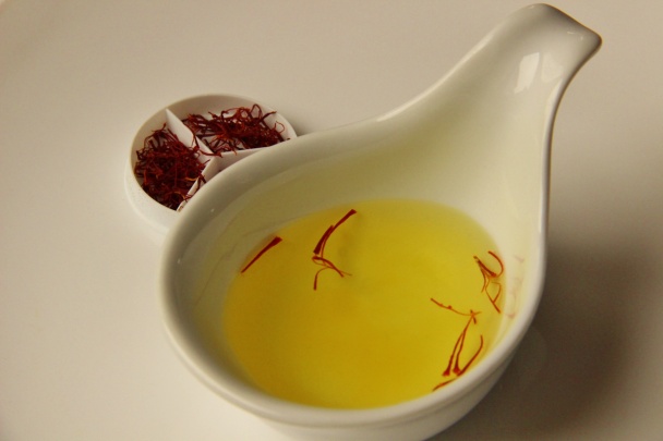 Jemná šafránová omáčka na těstoviny - obrázok 1