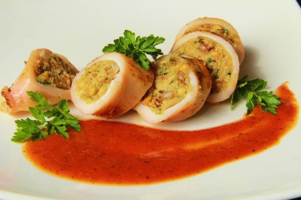 Plněné olihně (kalamáry) s rajčatovou omáčkou - obrázok 2