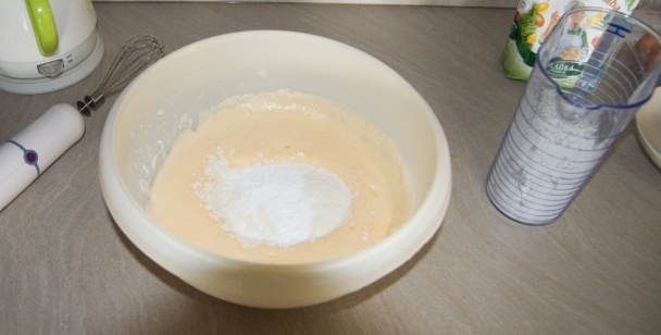 Jednoduchý pudingový koláč (fotorecept) - obrázok 3