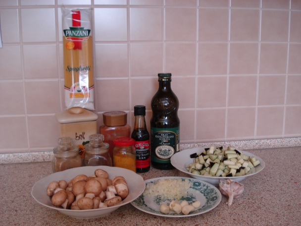 Baklažánovo-šampiňónová zmes na špagety - obrázok 1
