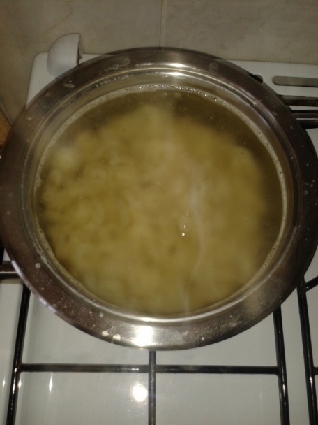 Tuniakový šalát s paradajkami a syrom - obrázok 1