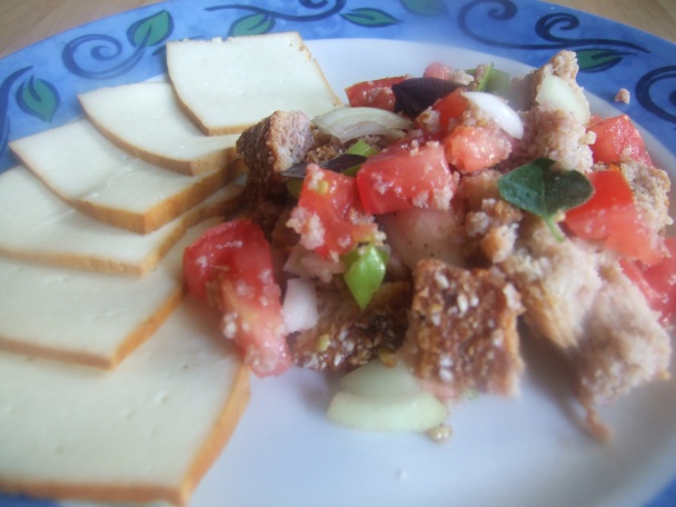 Šalát z paradajok a chleba (fotorecept) - obrázok 4