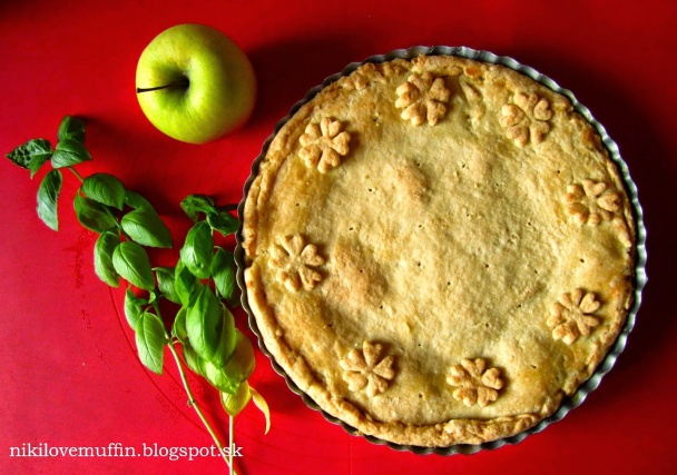 Apple pie s karamelom a orechami - obrázok 3