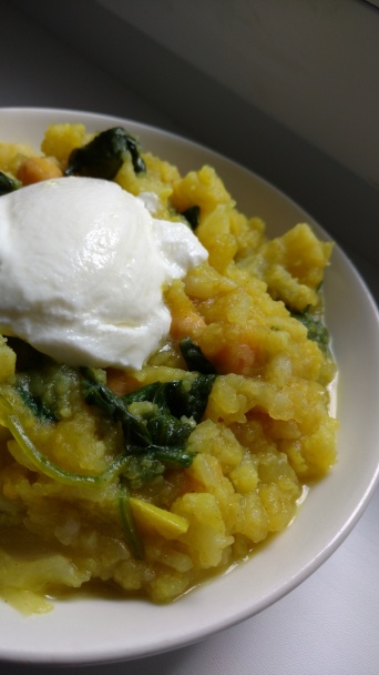 Karí karfiol so zemiakmi, špenátom a s cícerom - obrázok 3