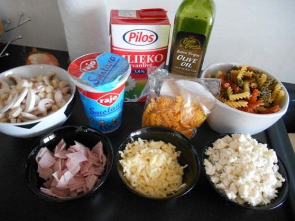 Cestoviny so syrovo-šampiňónovou omáčkou - obrázok 1