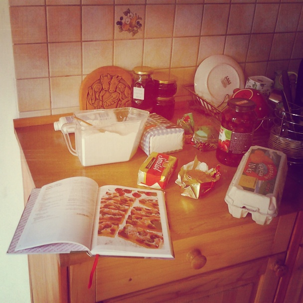 Kokosovo višňový koláčik - obrázok 1