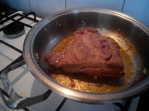 Pečená diviačia krkovička so zemiakmi a medvedím cesnakom (fotorecept) - obrázok 2