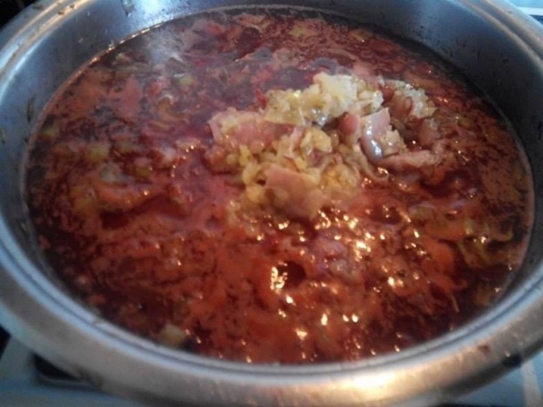 Pečená diviačia krkovička so zemiakmi a medvedím cesnakom (fotorecept) - obrázok 4