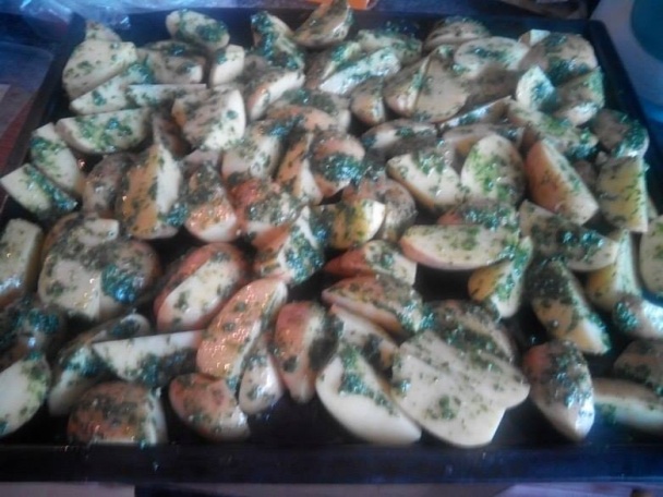 Pečená diviačia krkovička so zemiakmi a medvedím cesnakom (fotorecept) - obrázok 7