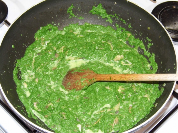 Kuracia roláda plnená špenátovo-šampiňónovou plnkou a parmezánom (fotorecept) - obrázok 2