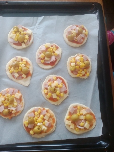 Pizza skoro ako z pizzerie (fotorecept) - obrázok 5