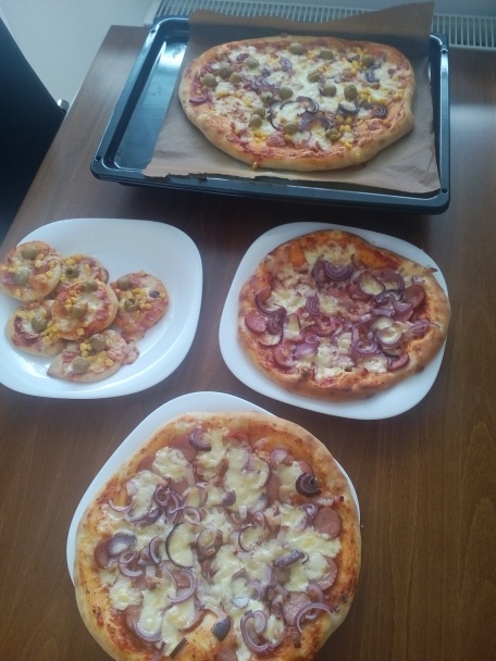 Pizza skoro ako z pizzerie (fotorecept) - obrázok 6