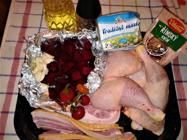 Pikantné kuracie štvrte s cviklou a oravskou slaninou (fotorecept) - obrázok 1