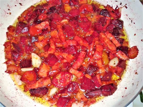 Pikantné kuracie štvrte s cviklou a oravskou slaninou (fotorecept) - obrázok 3