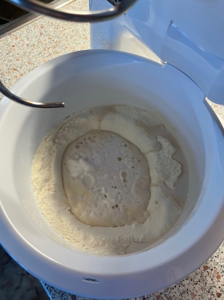 Tradičná cesnaková focaccia s rozmarínom (fotorecept) - obrázok 2