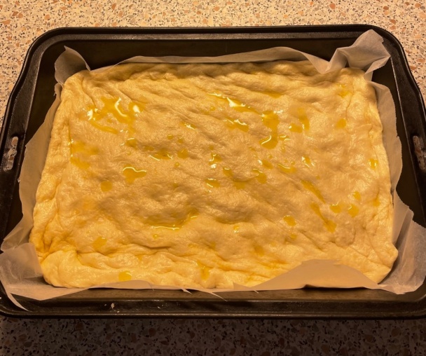 Tradičná cesnaková focaccia s rozmarínom (fotorecept) - obrázok 5