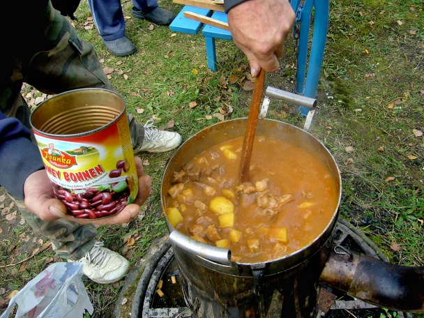 Guláš možno trochu inak (fotorecept) - obrázok 7