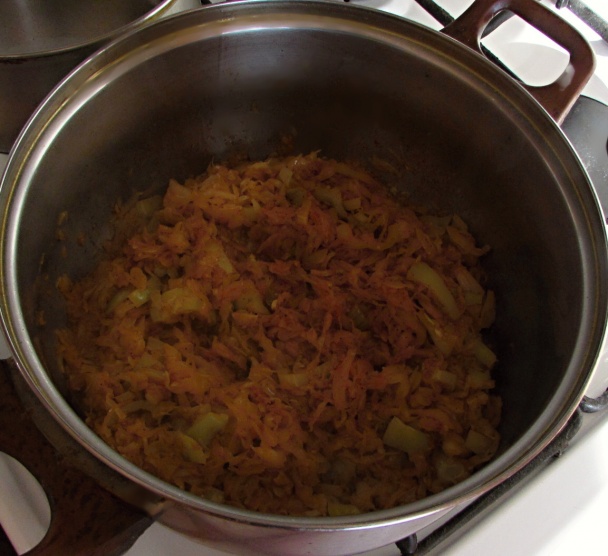 Kapustový guláš z kuracích prsíčok (fotorecept) - obrázok 5