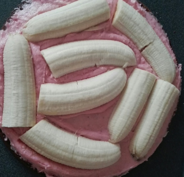 Jahodovo-banánová šťavnatá torta - obrázok 4