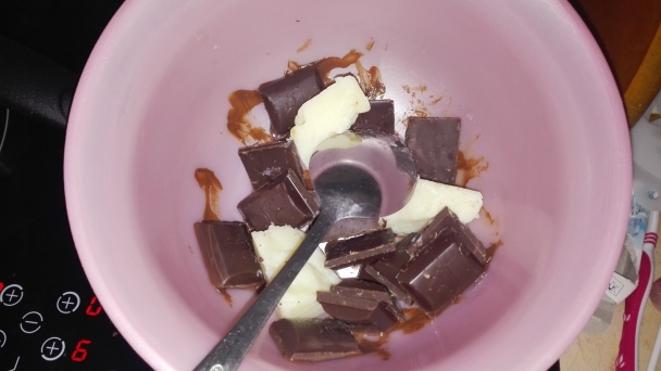 Jahodovo-banánová šťavnatá torta - obrázok 5