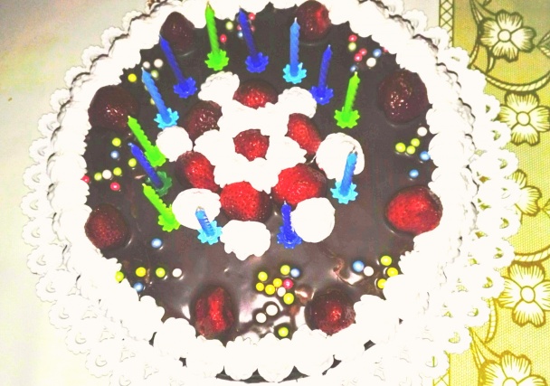 Jahodovo-banánová šťavnatá torta - obrázok 6