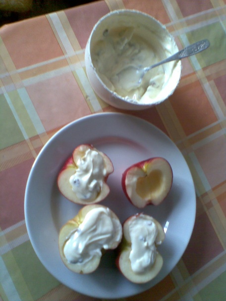 Pečené jablká s tvarohom a hrozienkami - obrázok 2