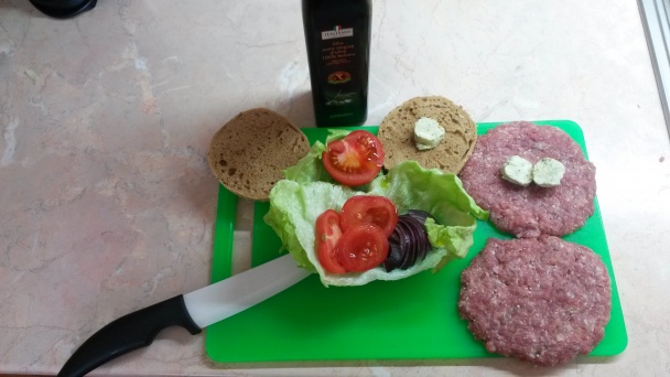 Popletený hamburger pre hladošov (fotorecept) - obrázok 2
