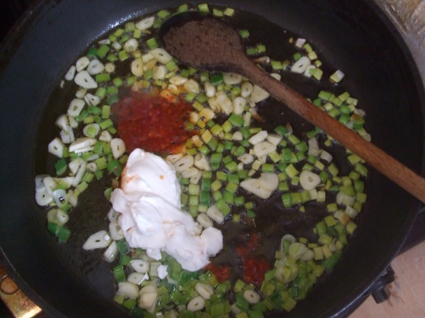 Špagety na česneku s kečupem i bez něj (fotorecept) - obrázok 2