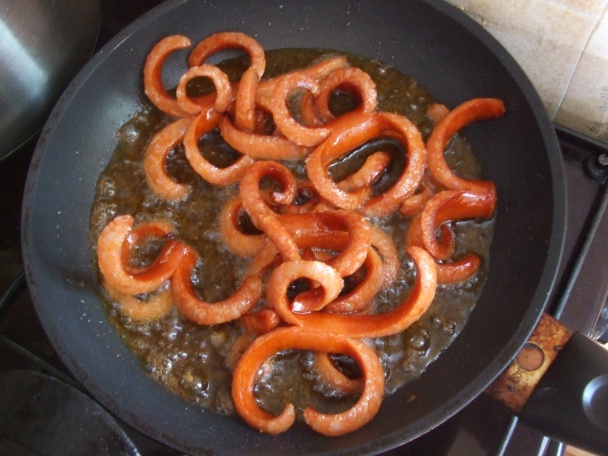 Dušená kapusta se smetanou, haluškama a chobotničkama z párků (fotorecept) - obrázok 7