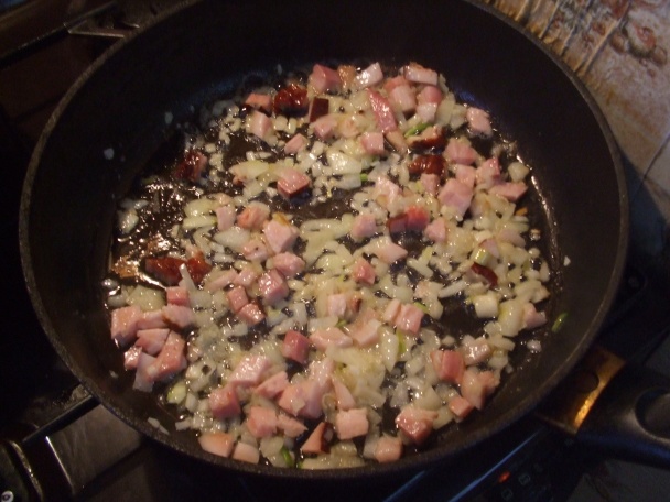 Jednoduché barevné těstoviny se špenátem a slaninkou (fotorecept) - obrázok 3