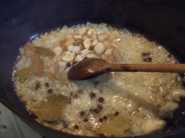 Králík po doudlebsku s chlupatým knedlíkem a cuketovým zelím (fotorecept) - obrázok 7