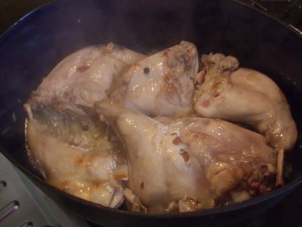 Králík po doudlebsku s chlupatým knedlíkem a cuketovým zelím (fotorecept) - obrázok 9