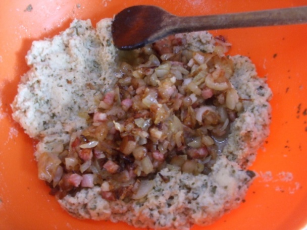 Sytá polévka se slaninovými knedlíčky (fotorecept) - obrázok 10