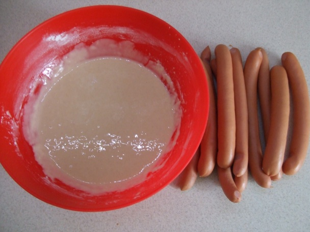 Párek v těstíčku s obyčejným bramborovým salátem (fotorecept) - obrázok 2