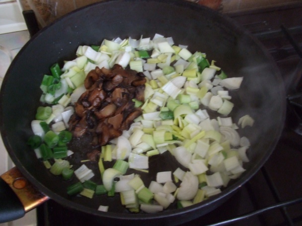 Tofu, cuketa, zelenina, houby a bude směs (fotorecept) - obrázok 5