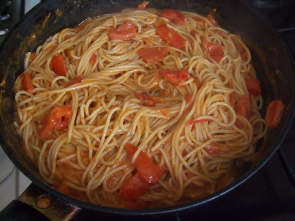 Špagety s máslovými rajčaty (fotorecept) - obrázok 12