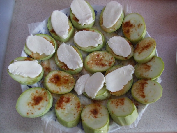 Cuketa s mozzarellou smažená v pivním těstíčku (fotorecept) - obrázok 6