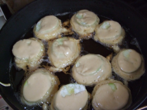 Cuketa s mozzarellou smažená v pivním těstíčku (fotorecept) - obrázok 8