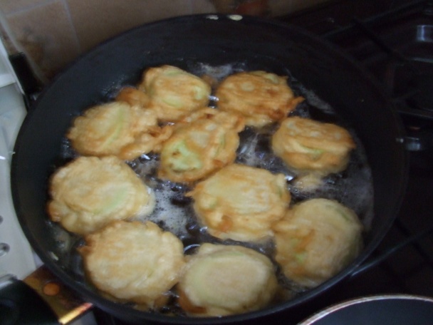 Cuketa s mozzarellou smažená v pivním těstíčku (fotorecept) - obrázok 9