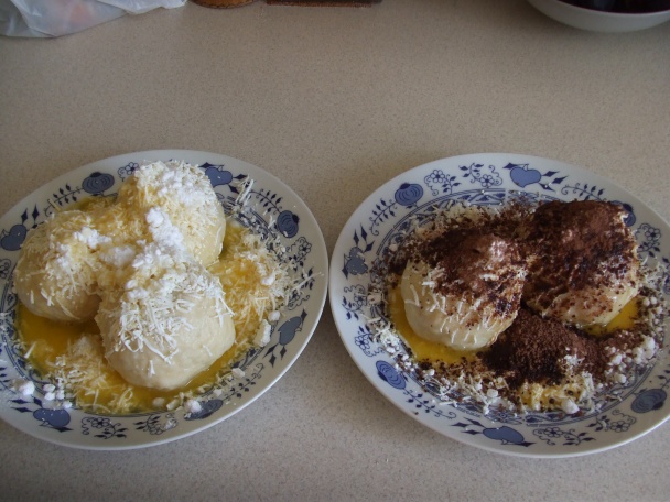 Houskové knedlíky - jedno těsto, dvoje knedlíky (fotorecept) - obrázok 1