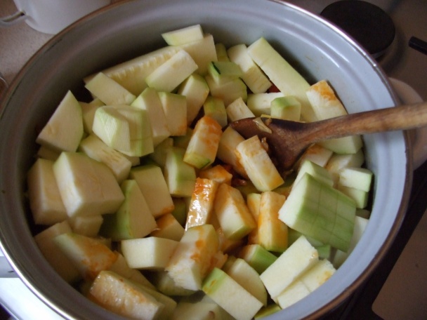 Buřtguláš s cuketou (fotorecept) - obrázok 5