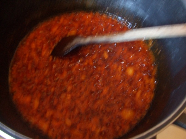 Cuketovo-houbový guláš s opékaným párkem (fotorecept) - obrázok 5