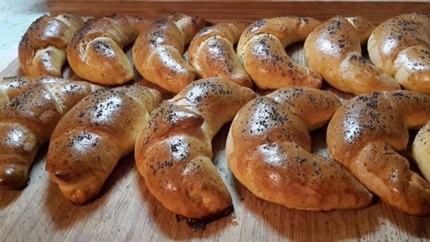 Špaldové makové lúpačky s rastlinným mliekom - obrázok 1